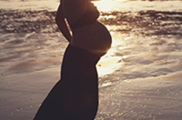 93. Maternity shoot at the beach and the woods