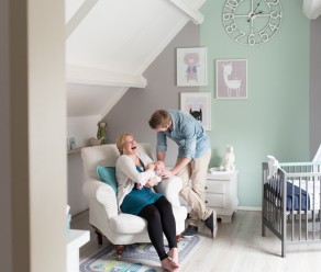 NEWBORN LIFESTYLE PHOTOS IN COMMISSION OF A MIDWIFERY