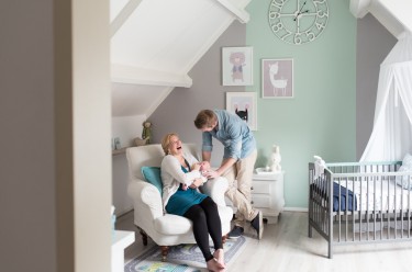 NEWBORN LIFESTYLE PHOTOS IN COMMISSION OF A MIDWIFERY